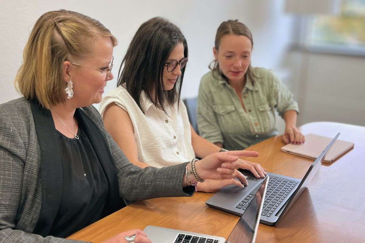 Les équipes des crèches se réunissent au siège, à Cesson-Sévigné, pour coordonner les activités et les attendus pédagogiques